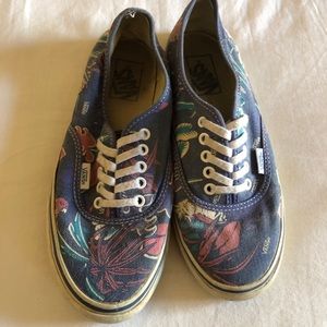 SOLD: Vans Lowtop Floral Sneaker Size 8